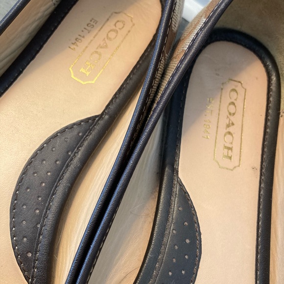 Coach signature flat shoes size 8 - Picture 5 of 10